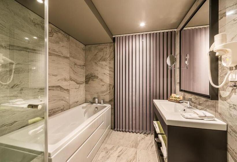 Люкс Вид на Горы, All Seasons Residence Hotel   Free Parking