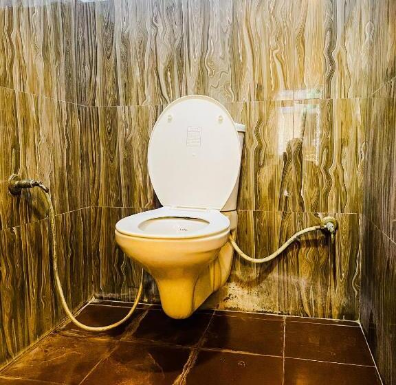 اتاق استاندارد چهار تخته, Anand Palace