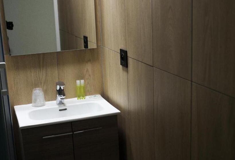 Номер Стандарт, Brit Hotel Essentiel Arverne   Clermont Ferrand Sud