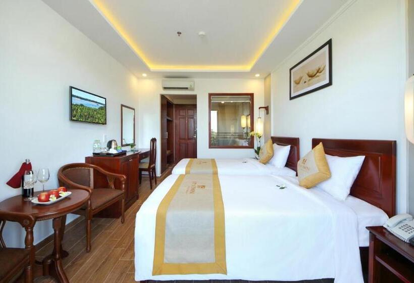 اتاق لوکس با چشم‌انداز شهر, Uptown Hoi An Hotel & Spa