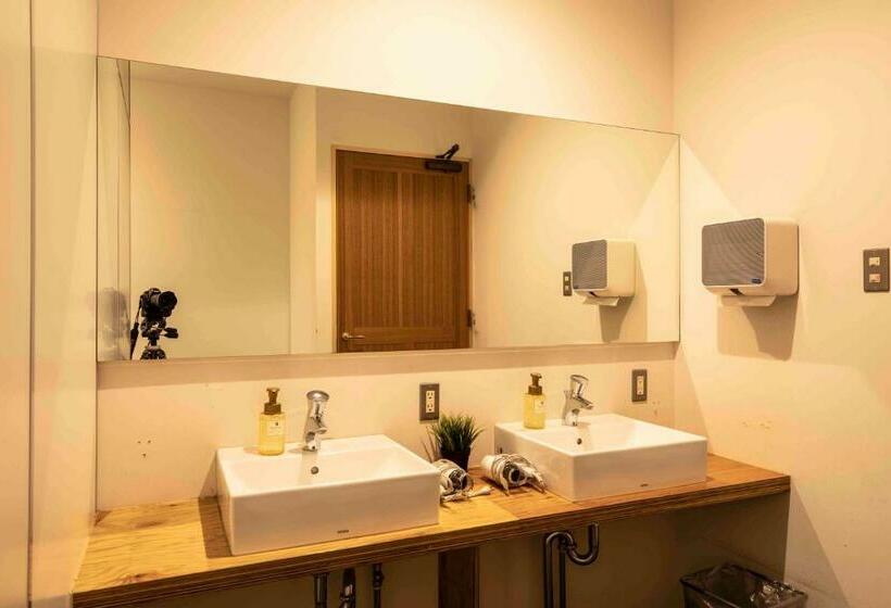 Кровать в Общей Комнате, Hafh Fukuoka The Life   Hostel