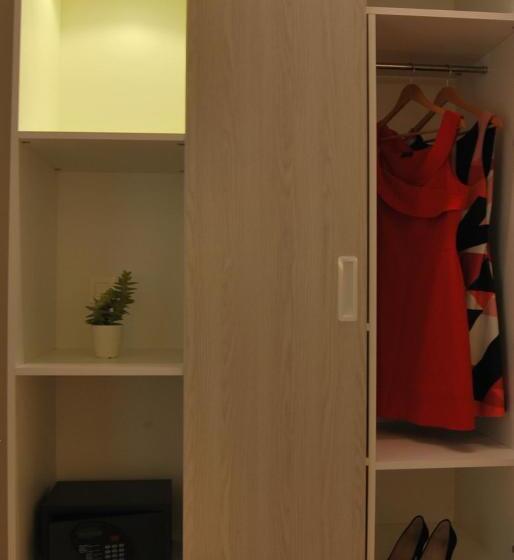 Номер Deluxe с Балконом, Pompaelo Plaza Del Ayuntamiento & Spa