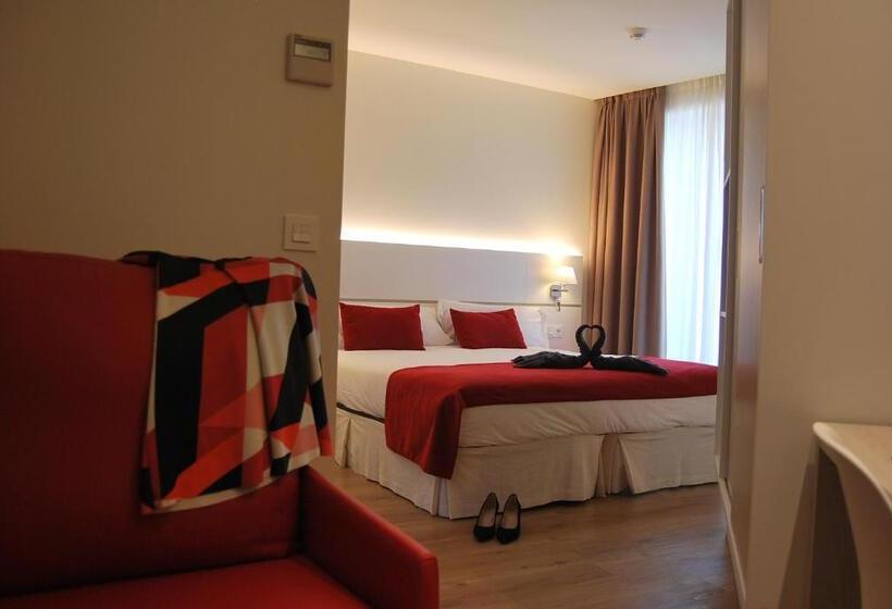 Номер Deluxe с Балконом, Pompaelo Plaza Del Ayuntamiento & Spa
