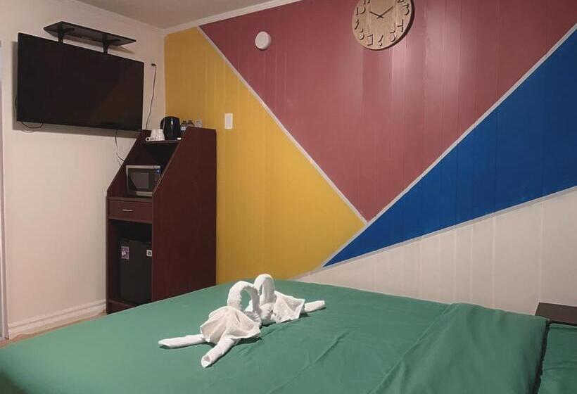 Люкс, Stop 21 Motel