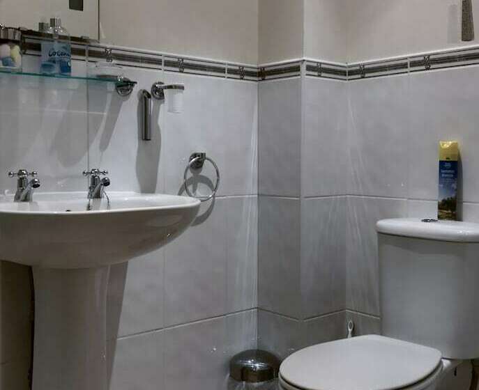 اتاق استاندارد یک نفره, Glenlossie Guest House