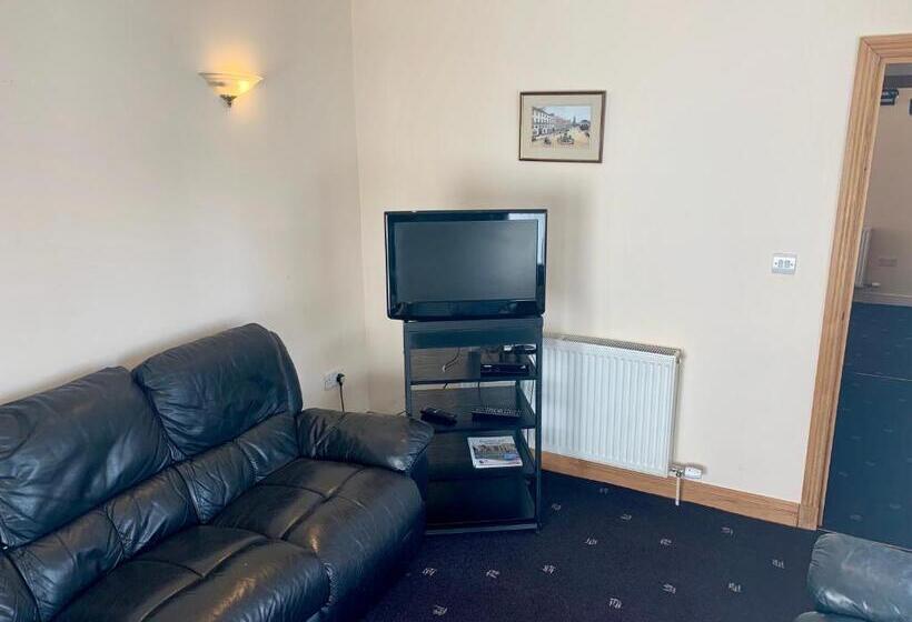 سوییت خانوادگی, Glenlossie Guest House