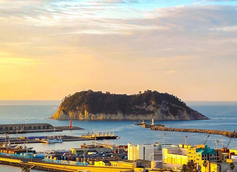 Номер Стандарт Вид на Море, Bridge Seogwipo
