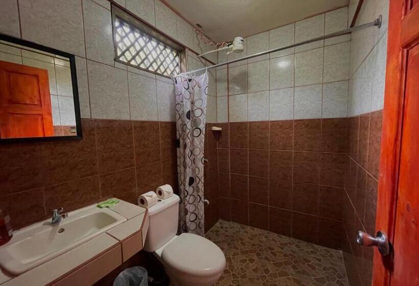 Четырехместный Номер Стандарт, Los Amigos Jungle Hotel Tortuguero