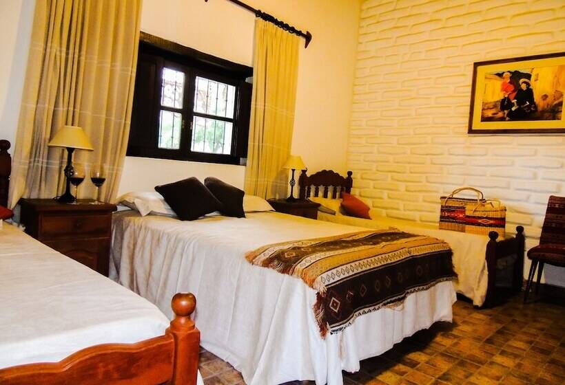 Номер Стандарт Трехместный, Hostal Tierra De Vinos