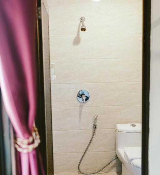 اتاق لوکس, Barelang Hotel Nagoya Batam