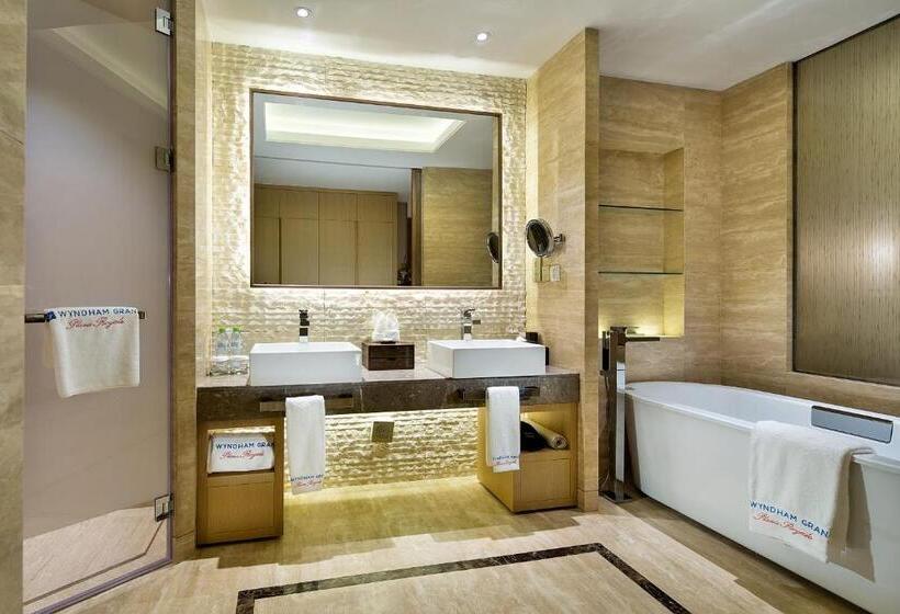 Номер Deluxe Вид на Море, Wyndham Grand Plaza Royale Wenchang