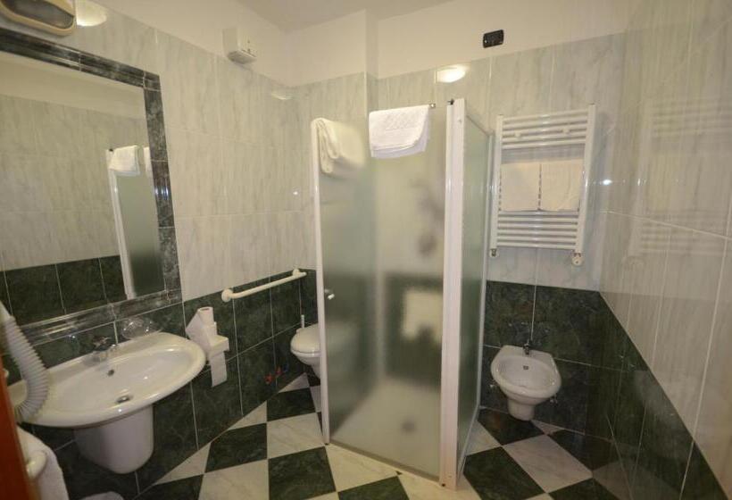 Четырехместный Номер Классик, San Giovanni Rotondo Palace   Alihotels
