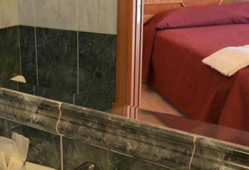 Трехместный Номер Классика, San Giovanni Rotondo Palace   Alihotels