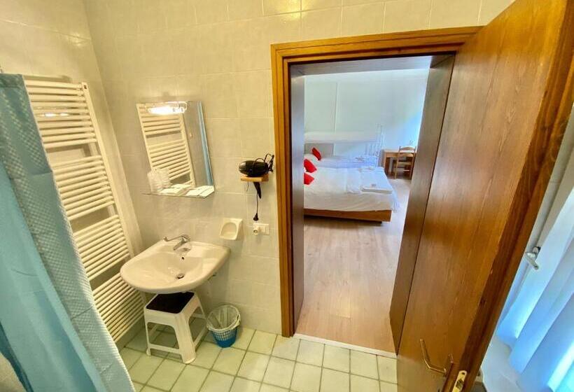 اتاق استاندارد چهار تخته, B&b Lorenzini Ski