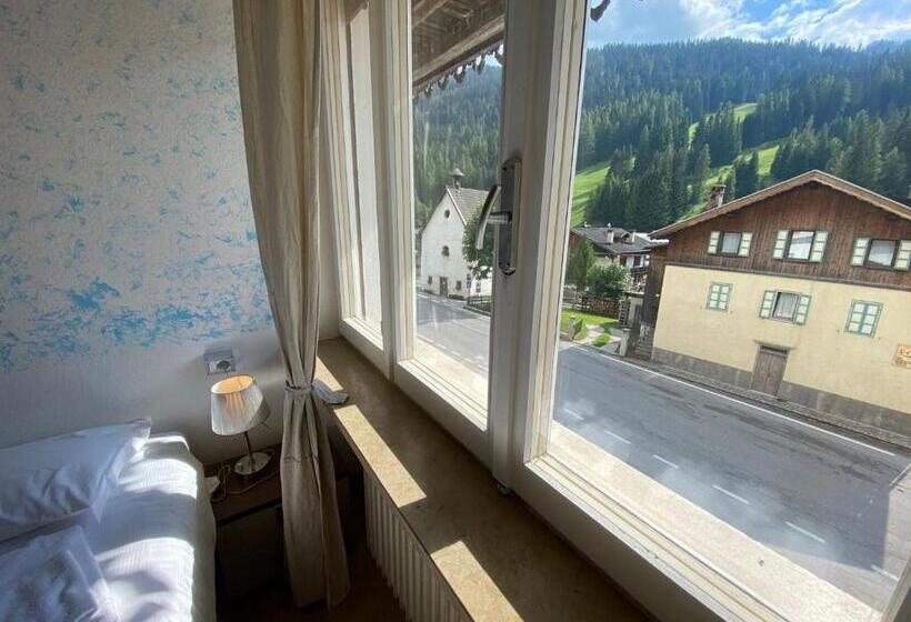 اتاق اکونومی, B&b Lorenzini Ski