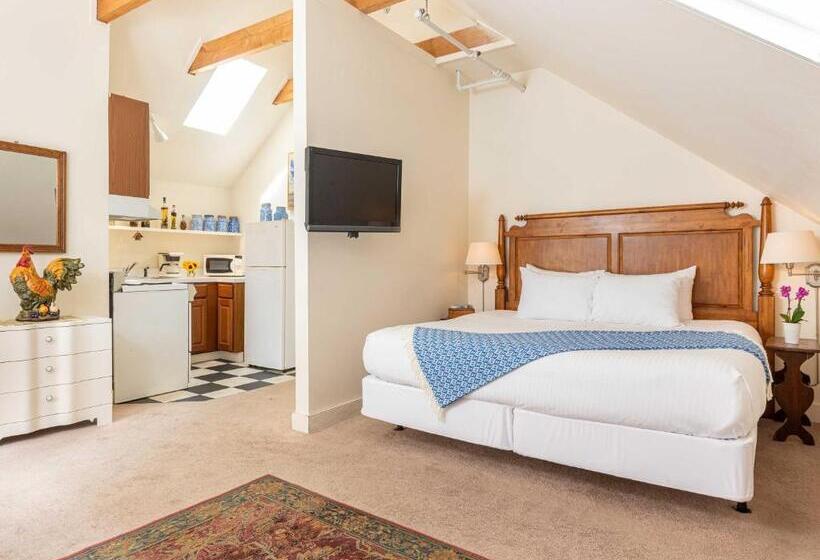 Студия Deluxe, Old Stagecoach Inn