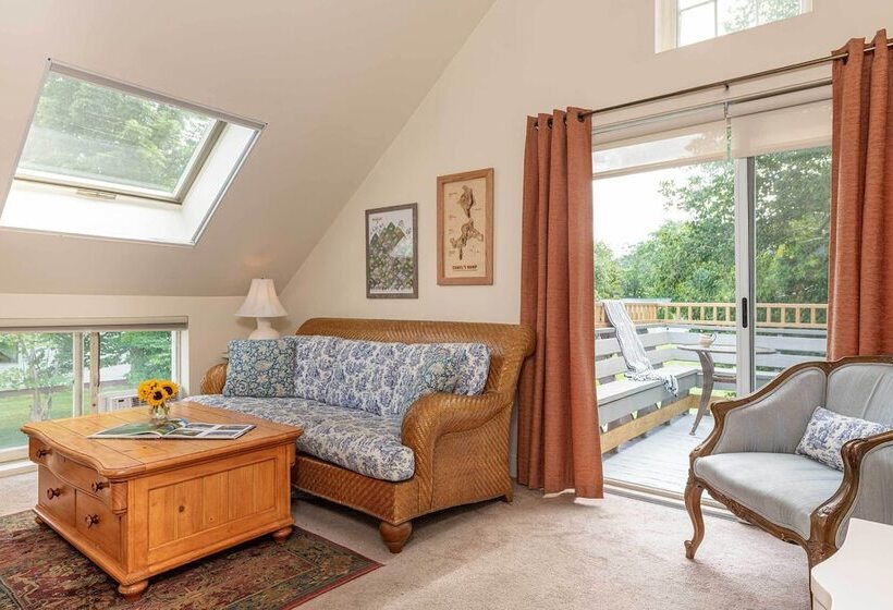 Студия Deluxe, Old Stagecoach Inn