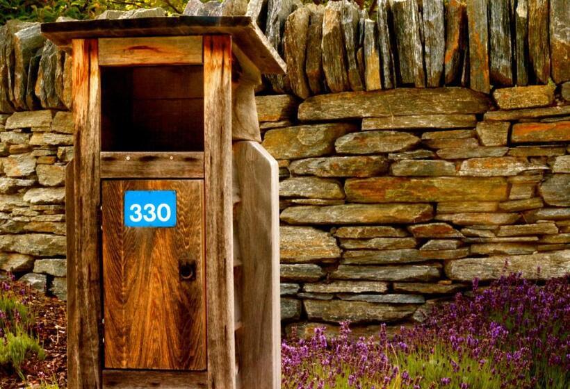 Апартаменты 1 Спальня, Three Thirty B & B