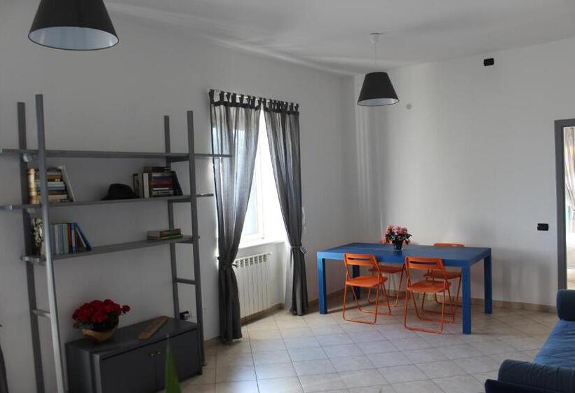 Апартаменты 1 Спальня с Террасой, B&b Dumbolo