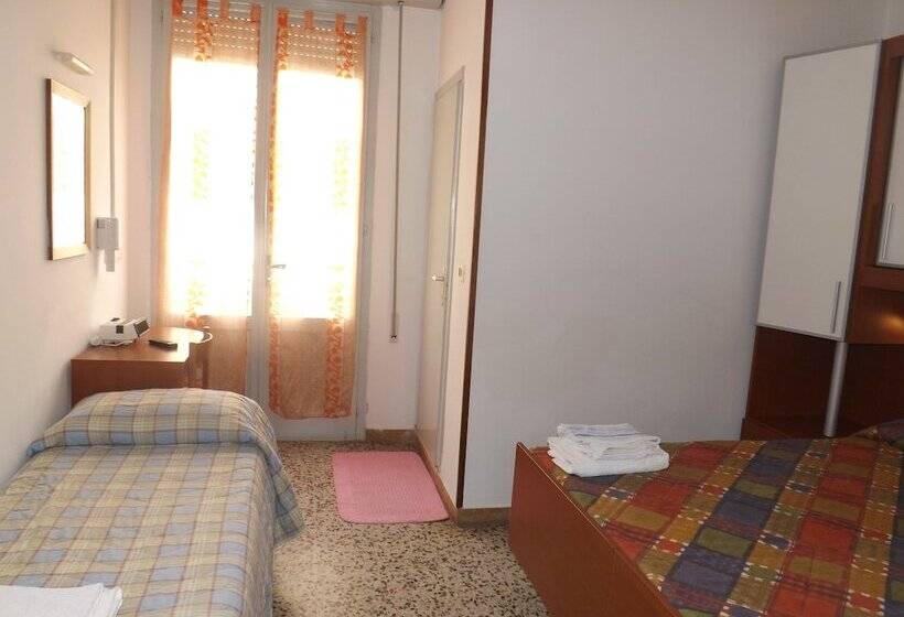 اتاق استاندارد سه نفره, La Vela