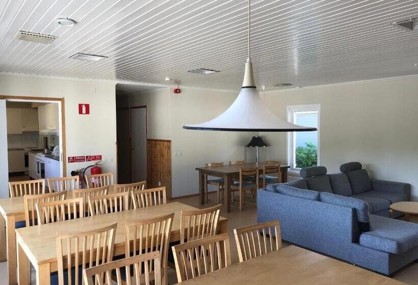 اتاق استاندارد چهارنفره با سرویس بهداشتی مشترک, Halens Camping Och Stugby