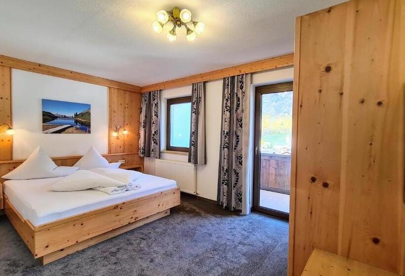 Трехместный Номер Стандарт с Балконом, Apart Garni Romantica