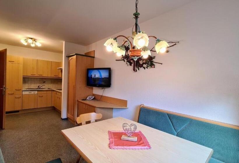 Апартаменты Comfort 2 Спальни, Apart Garni Romantica