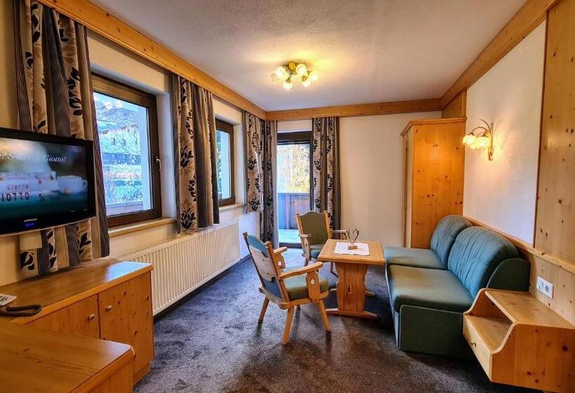 Апартаменты Comfort 2 Спальни, Apart Garni Romantica