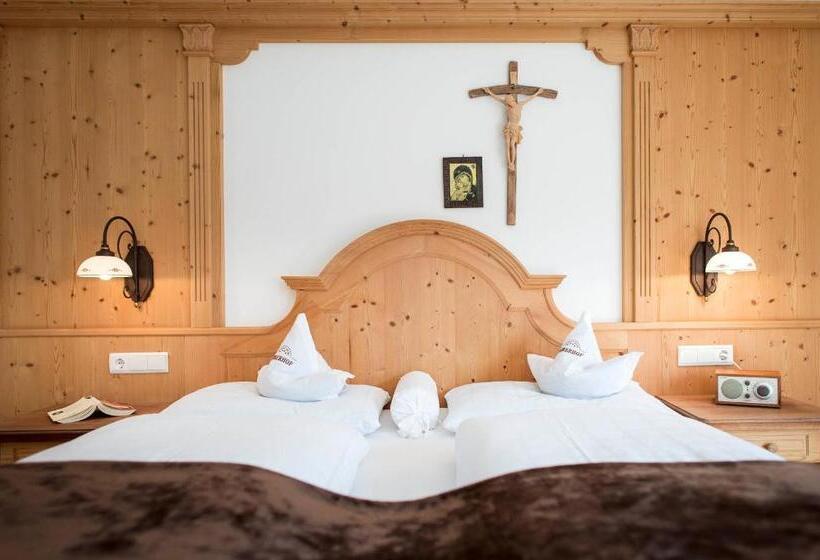 Номер Стандарт с Террасой, Charmehotel Uhrerhof   Deur