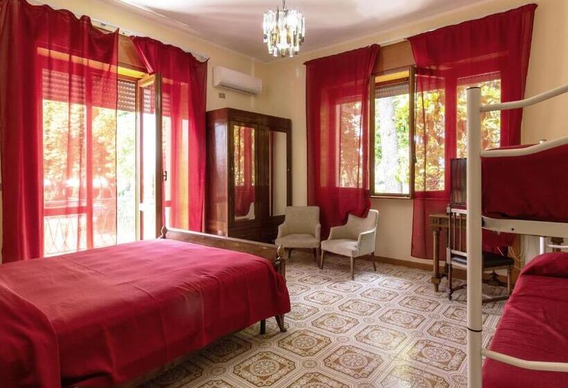 Четырехместный Номер Стандарт с Балконом, Villa Nicodemo