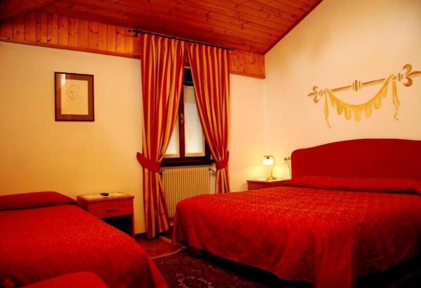 اتاق استاندارد سه نفره, Albergo Garnì Cavento