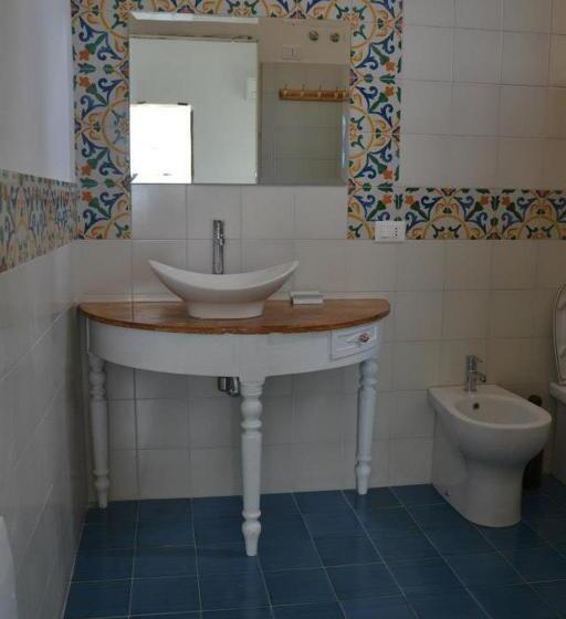 חדר דלוקס עם מרפסת נוף לים, B&b Talìa