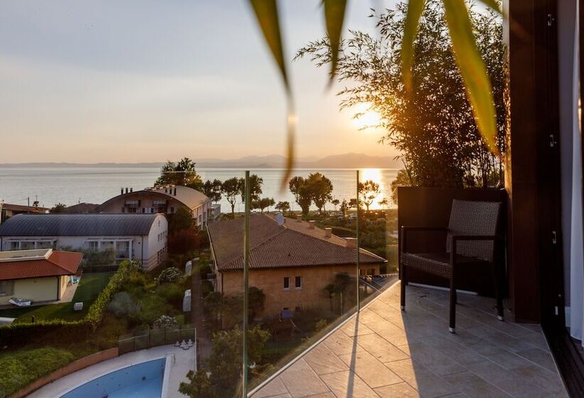 Superior room with lake view, Art Hotel Ventaglio