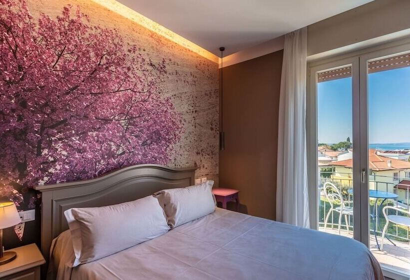 Superior room with lake view, Art Hotel Ventaglio