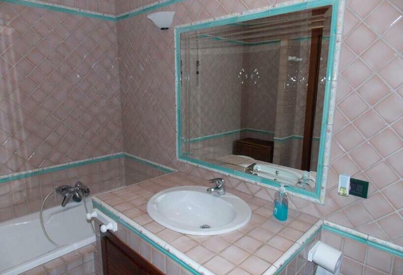 اتاق استاندارد, B&b I Tre Nuraghi