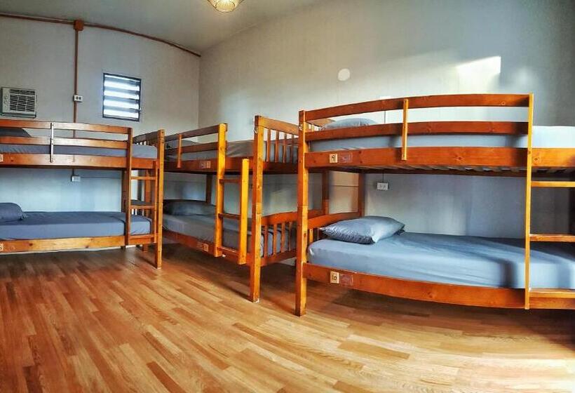 تختخواب در اتاق مشترک, Casa Santurce