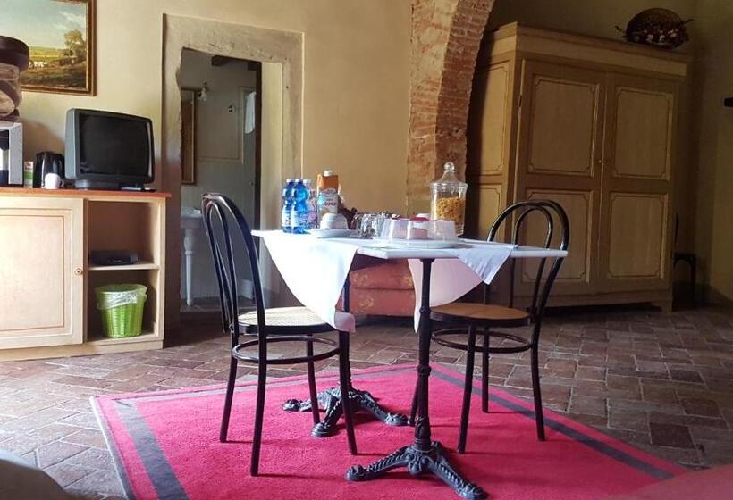 标准三人间, Locanda Di Alberi