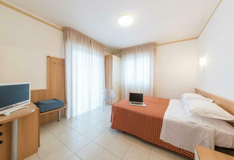 Номер Стандарт, Ristorante Hotel Lucia   100 Mt Dal Mare