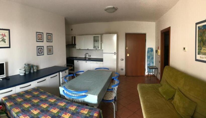 Апартаменты 2 Спальни, Ristorante Hotel Lucia   100 Mt Dal Mare