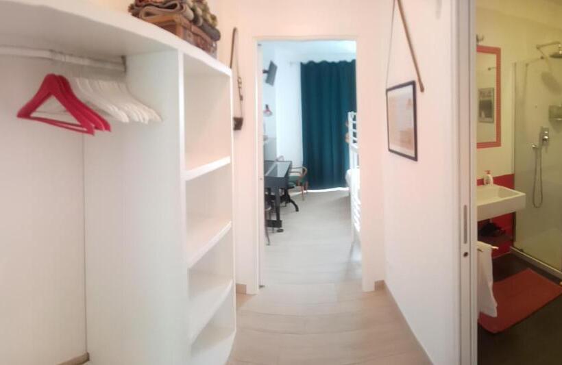 Четырехместный Номер Стандарт, Domus Petrae   Ripatransone