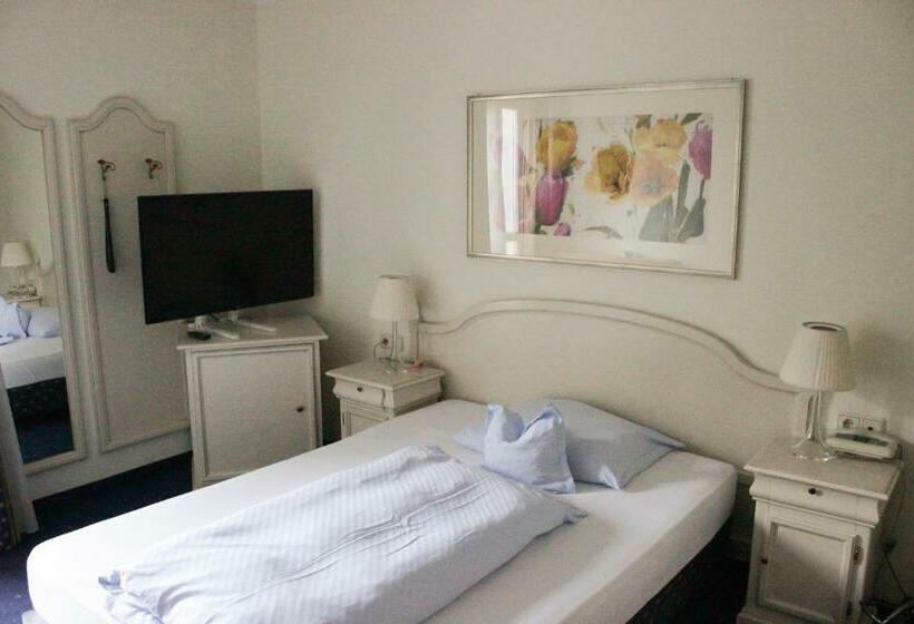اتاق استاندارد یک تخته با بالکن, Boutique Hotel Ballguthof Am Golfplatz