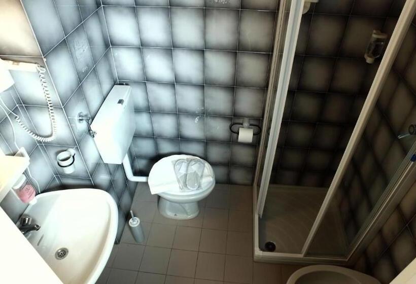 Четырехместный Номер Стандарт, B&b Francolini