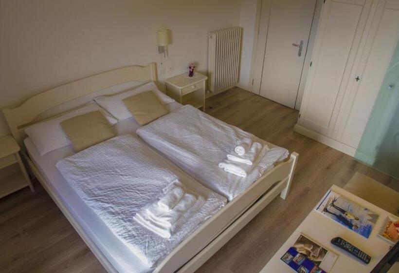 Семейный Номер Классика, B&b Francolini