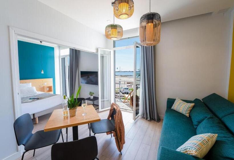 带1个卧室的带海景的公寓, Cafe Miramar