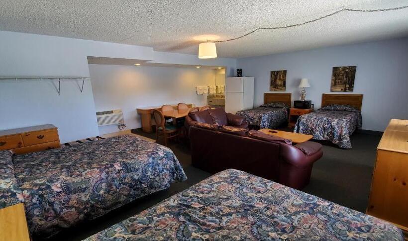 패밀리 룸, Lakeview Inn & Suites Okeechobee