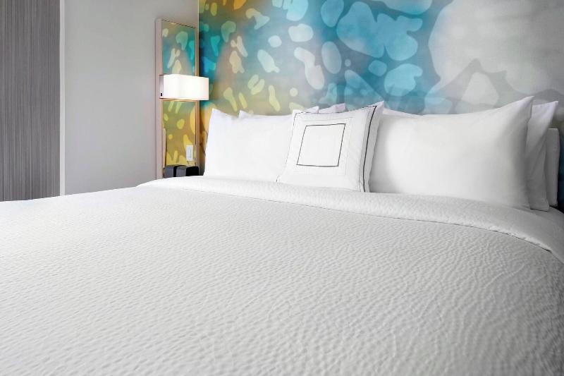 キングサイズベッドのスタンダードルーム, Courtyard By Marriott Houston Intercontinental Airport
