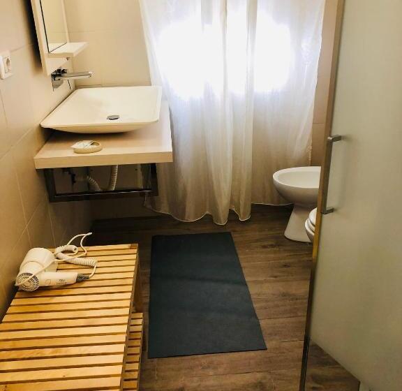اتاق استاندارد سه نفره, B&b Degli Artisti Suite