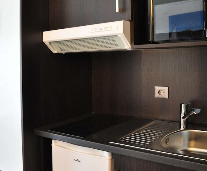 Economy Studio, Golden Tulip Pornic Suites
