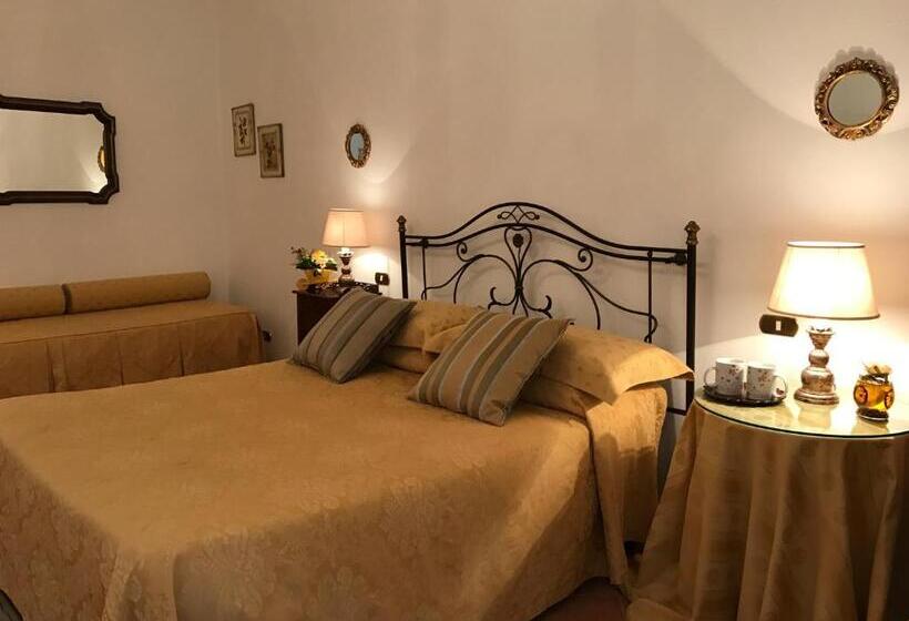 اتاق استاندارد سه تخته با چشم‌انداز باغ, Villa Del Papa