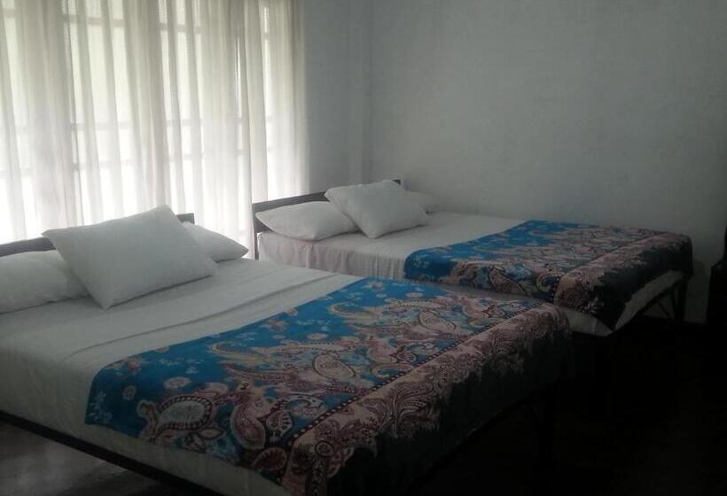 Семейный Номер, See Fox Hill Resort